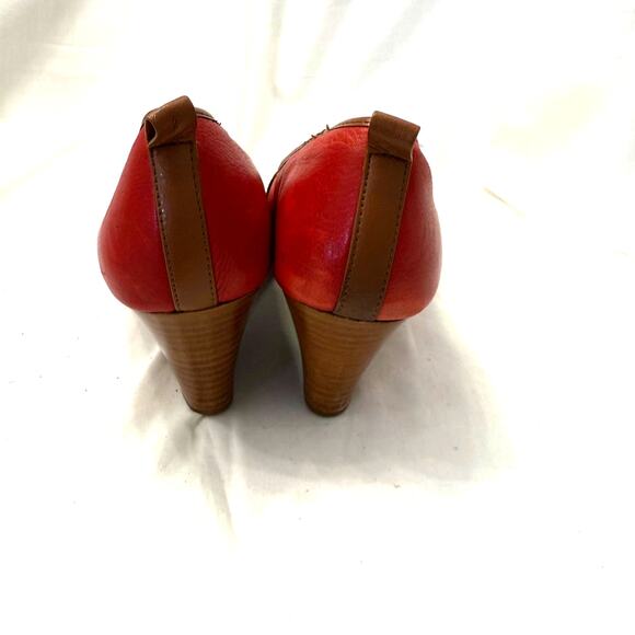 Sofft Red Leather Camira Peep Toe Wedge with Gold Buckle Detail. Womens size 9.5 - Picture 2 of 7